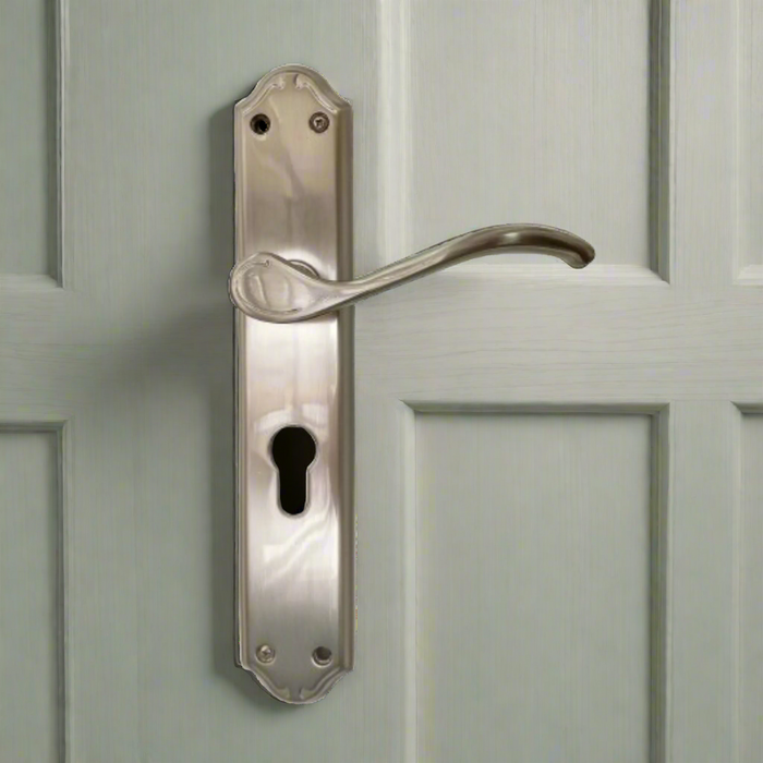Classic lever handle on plate - Tupai™