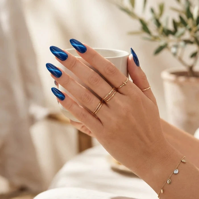 Shellac · Poppy Cat Eye Blue 10ml